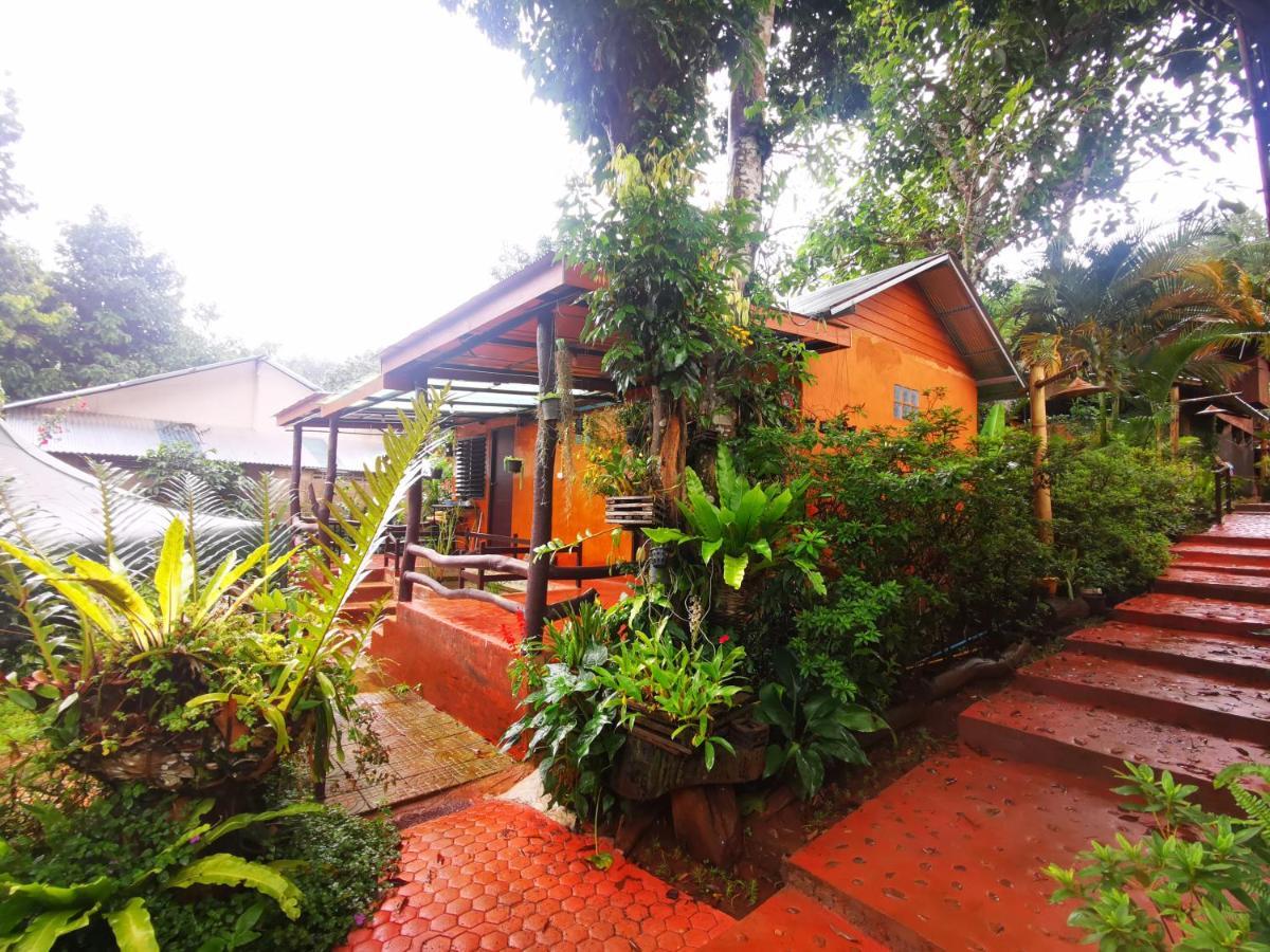บ้านดินโฮมสเตย์ ปางอุ๋ง Ban Huai Makhuea Som Exterior foto