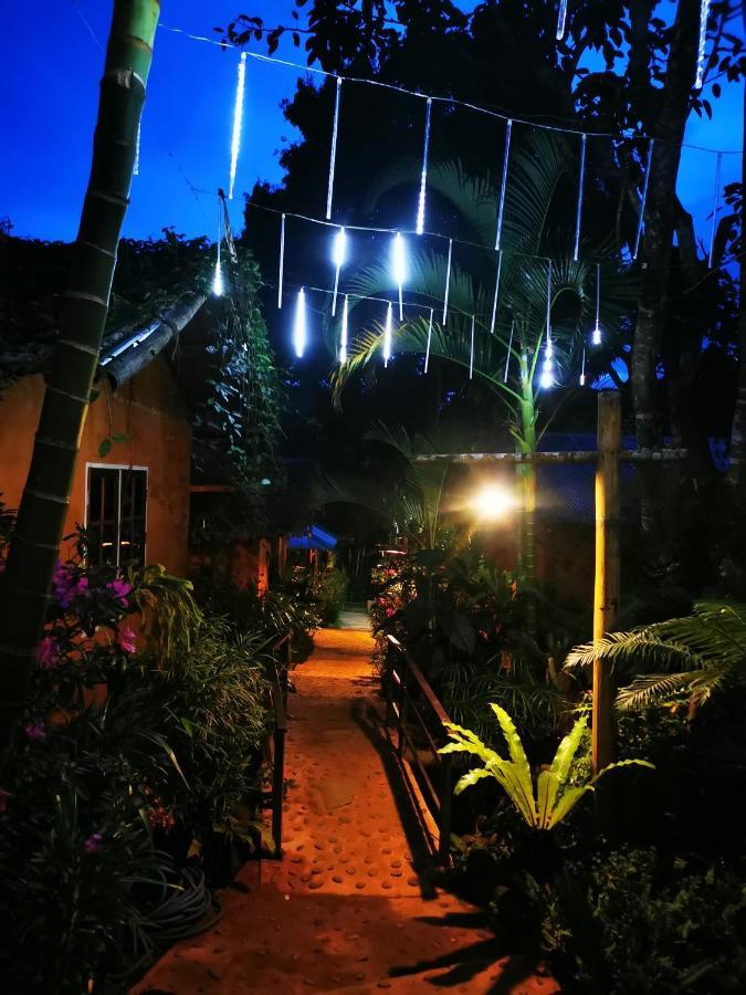 บ้านดินโฮมสเตย์ ปางอุ๋ง Ban Huai Makhuea Som Exterior foto